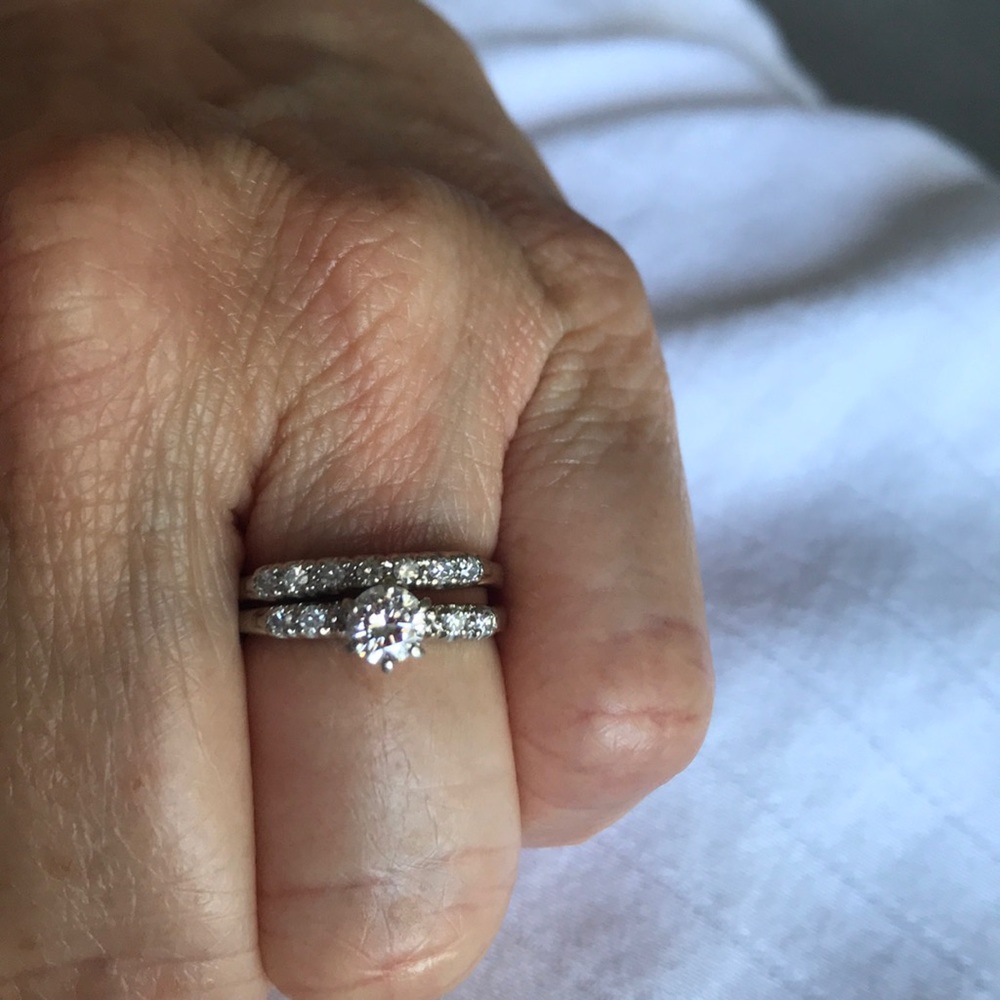 Wedding diamond ring and band set